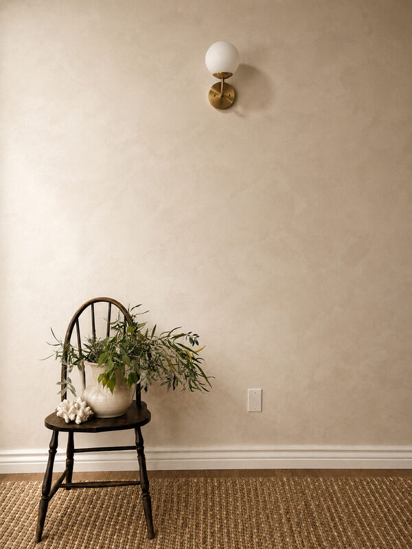 One sconce, one wall, no styling required